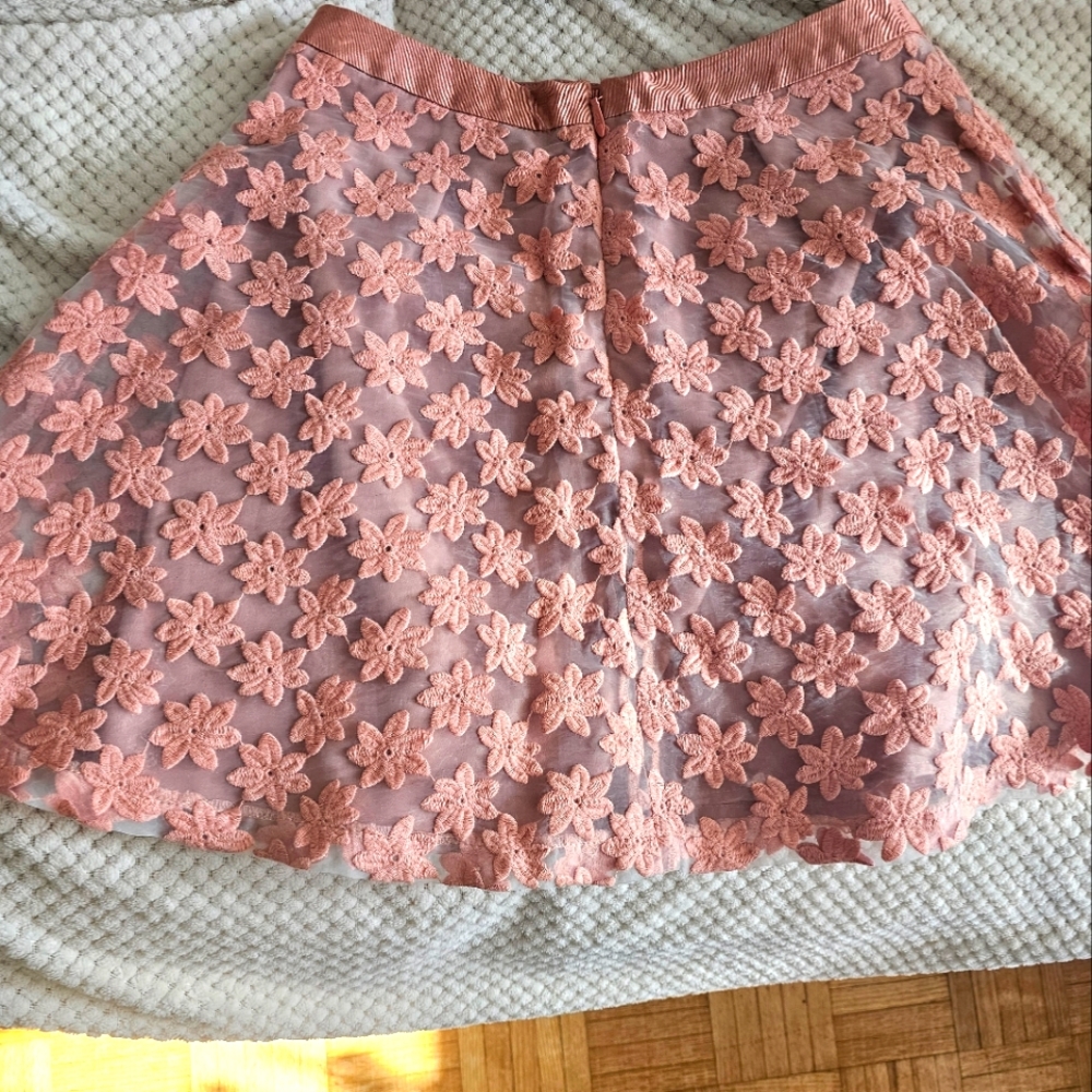 Top Shop Floral Lace Skirt in Pink